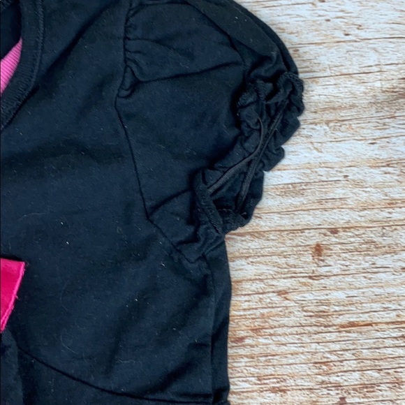 5/$10 • hello kitty girls ruffle shirt • size 4 - Picture 5 of 6